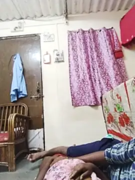 Your couple 01 online show from March 18, 5:47 pm