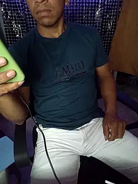 Snapshot of yisusalejo chatting on February 28, 3:28 am yisusalejo online show from February 28, 3:28 am