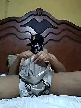 Snapshot of Cholo1096 chatting on March 4, 6:21 am Cholo1096 online show from March 4, 6:21 am