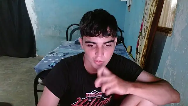 Snapshot of heiker__ chatting on May 21, 3:04 am heiker online show from May 21, 3:04 am
