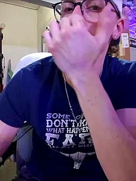 Snapshot of wranglerwayne chatting on February 25, 8:14 am wranglerwayne online show from February 25, 8:14 am