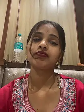 samayra1144 online show from May 25, 8:18 pm