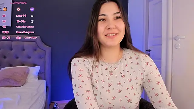 Lina Loon online show from April 2, 11:28 am