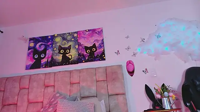 MiiaBlumm  online show from March 31, 6:21 pm