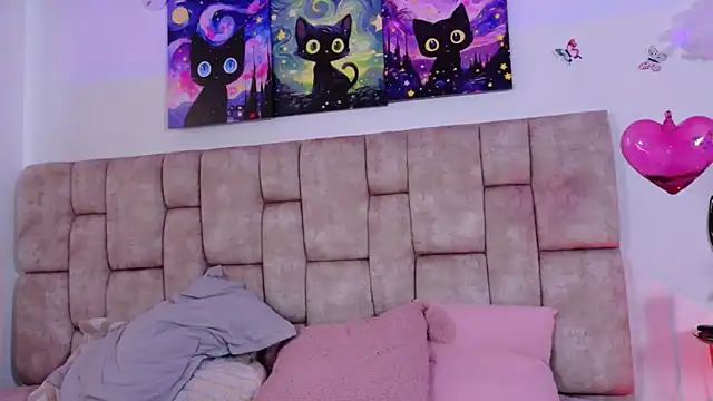 MiiaBlumm  online show from April 9, 5:52 pm