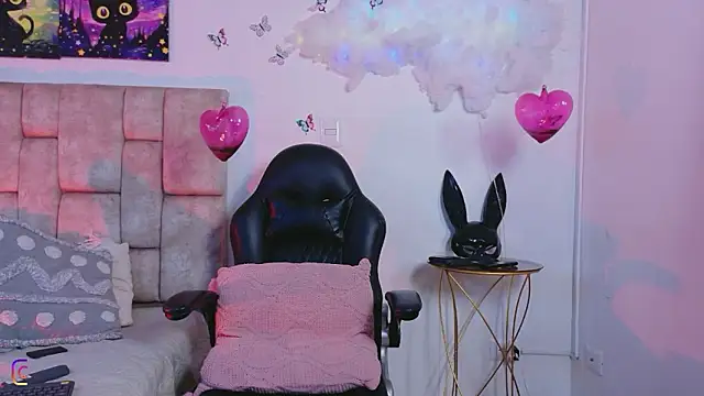 MiiaBlumm  online show from March 27, 5:25 pm