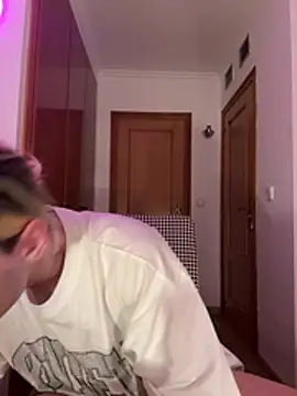 YourFavouriteTwink online show from February 19, 9:56 pm