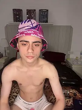 YourFavouriteTwink online show from February 25, 10:31 pm