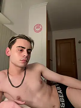 YourFavouriteTwink online show from February 15, 10:41 pm