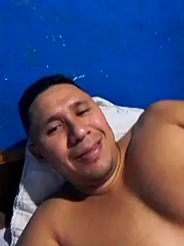 Snapshot of deiner13 chatting on February 28, 6:18 pm deiner13 online show from February 28, 6:18 pm