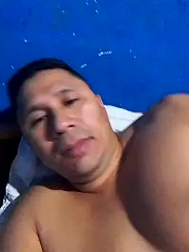 Snapshot of deiner13 chatting on February 26, 8:42 pm deiner13 online show from February 26, 8:42 pm