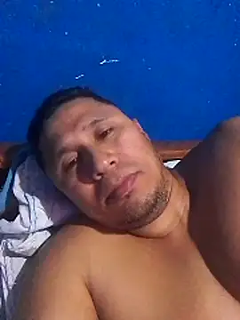 Snapshot of deiner13 chatting on February 23, 4:47 am deiner13 online show from February 23, 4:47 am