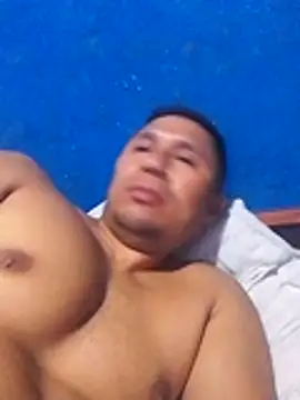 Snapshot of deiner13 chatting on February 22, 4:26 am deiner13 online show from February 22, 4:26 am