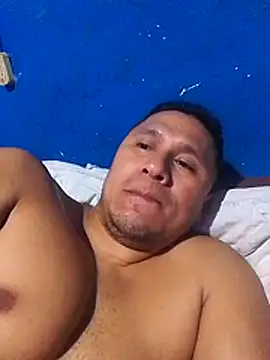 Snapshot of deiner13 chatting on February 21, 4:03 am deiner13 online show from February 21, 4:03 am