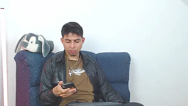 polloCol4U online show from April 2, 2:19 am