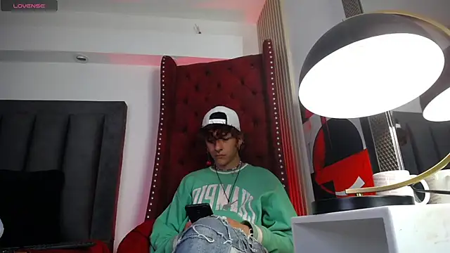 Cain Dantalion online show from April 11, 3:36 am