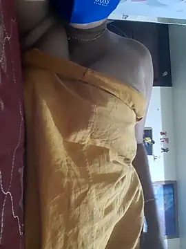 Snapshot of Tamil_Luckly_girl chatting on May 5, 7:28 pm Tamil Luckly girl online show from May 5, 7:28 pm