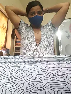 Snapshot of Tamil_Luckly_girl chatting on May 29, 6:08 am Tamil Luckly girl online show from May 29, 6:08 am
