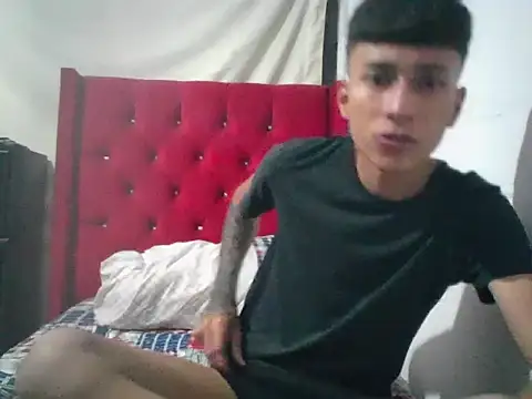 glopetitooo online show from March 3, 8:21 am