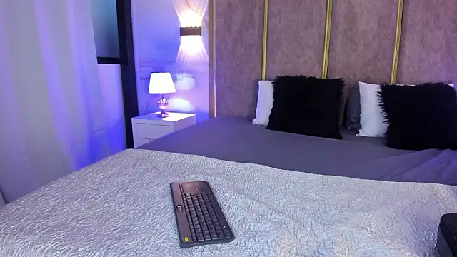 Snapshot of PerlaRogerss_ chatting on February 19, 11:29 am PerlaRogerss online show from February 19, 11:29 am