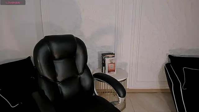 Snapshot of AmyRosse_X chatting on July 3, 2:51 am AmyRosse X online show from July 3, 2:51 am