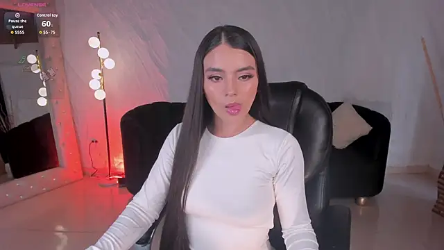 JulietteMoreau online show from May 25, 7:56 pm
