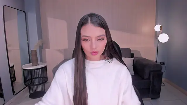 JulietteMoreau online show from April 3, 8:15 pm