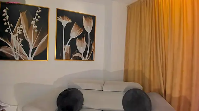 AmaraDivine online show from April 13, 5:39 pm