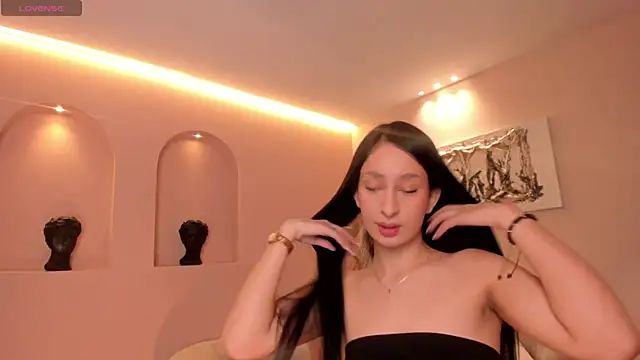 AmaraDivine online show from April 15, 11:16 am