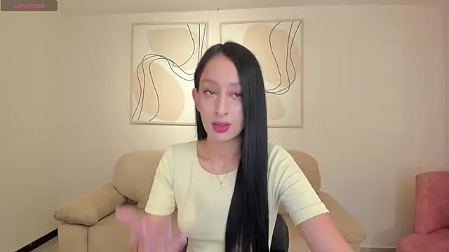 Snapshot of AmaraDivine chatting on June 23, 11:30 am AmaraDivine online show from June 23, 11:30 am