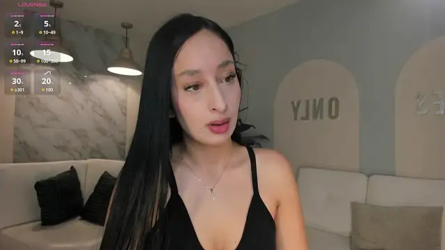 AmaraDivine online show from March 22, 5:25 pm