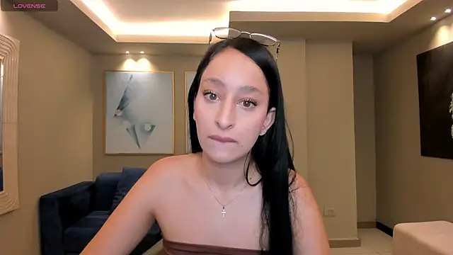 AmaraDivine online show from March 3, 11:39 am