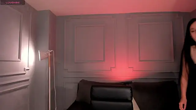 AmaraDivine online show from March 26, 11:30 am