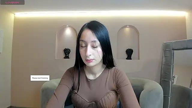AmaraDivine online show from May 30, 11:05 am
