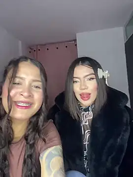 LLauraV online show from April 30, 2:51 am