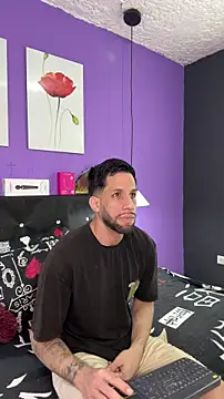 Snapshot of Karim_mansur chatting on June 7, 12:54 pm Karim mansur online show from June 7, 12:54 pm