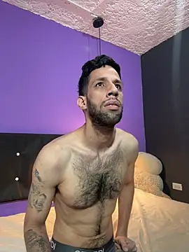 Snapshot of Karim_mansur chatting on February 21, 3:25 pm Karim mansur online show from February 21, 3:25 pm