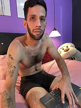 Snapshot of Karim_mansur chatting on February 24, 8:31 pm Karim mansur online show from February 24, 8:31 pm