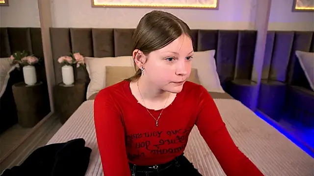 LauraBev online show from February 16, 8:24 am