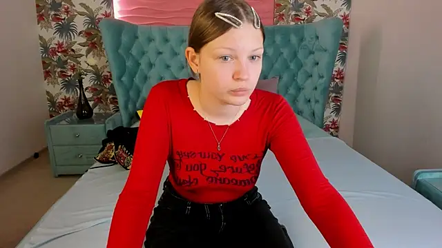 LauraBev online show from February 19, 12:35 pm