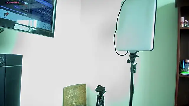Snapshot of oriana_thomson01 chatting on May 26, 1:31 pm oriana thomson01 online show from May 26, 1:31 pm