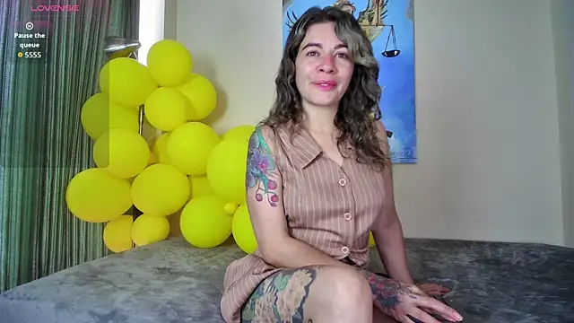 Snapshot of oriana_thomson01 chatting on May 20, 4:04 pm oriana thomson01 online show from May 20, 4:04 pm