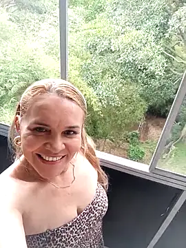 charlotte milf30 online show from February 24, 3:46 pm