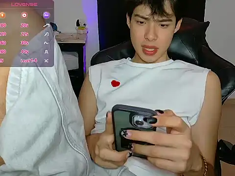 leotnk online show from February 24, 9:15 pm