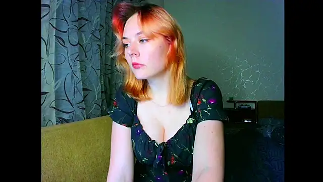 Snapshot of Little_fox404 chatting on May 28, 9:43 pm Little fox404 online show from May 28, 9:43 pm