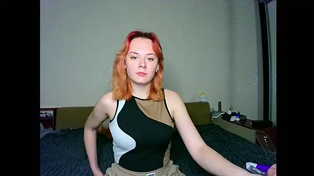 Snapshot of Little_fox404 chatting on May 23, 9:36 pm Little fox404 online show from May 23, 9:36 pm