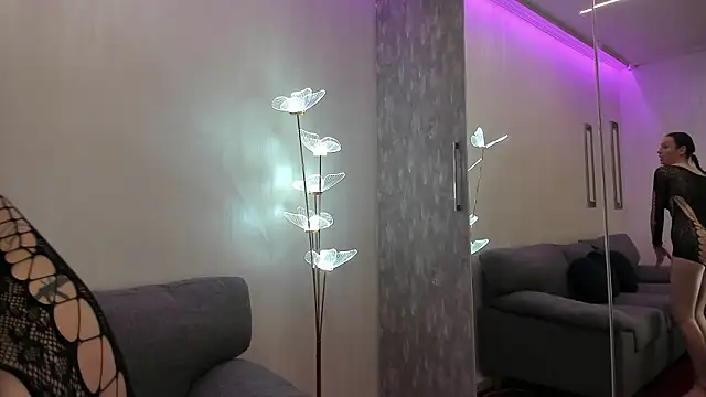 Snapshot of Natasha-Moon chatting on March 2, 8:27 pm Natasha-Moon online show from March 2, 8:27 pm