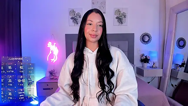julietha Vega online show from April 21, 5:52 pm