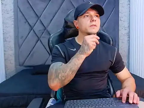 TYSONRICH1 online show from February 26, 6:19 pm