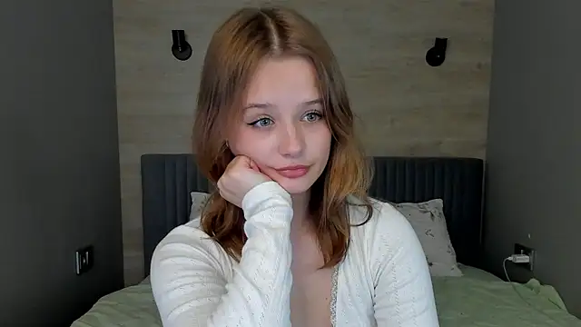 Snapshot of Mary_Phoenix chatting on June 13, 9:02 pm Mary Phoenix online show from June 13, 9:02 pm